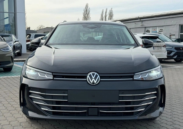 Volkswagen Passat cena 199990 przebieg: 1, rok produkcji 2024 z Kudowa-Zdrój małe 497